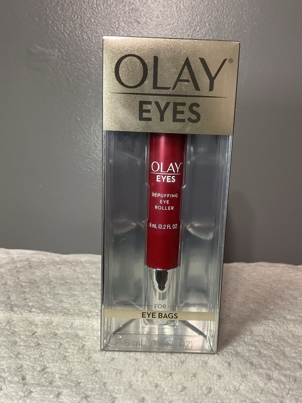 OLAY Eyes Depuffing Eye Roller - Red and Gold Packaging